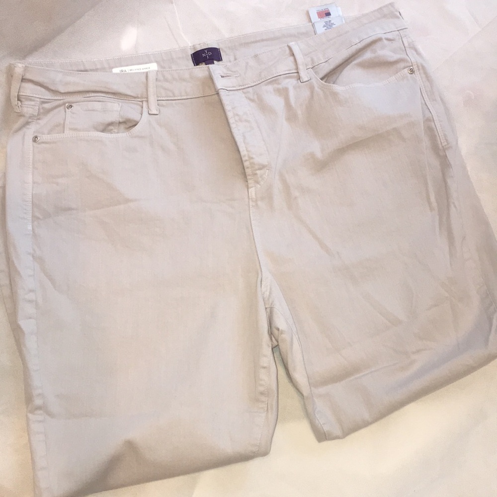 YNDJ Ira Relaxed Ankle Cropped Pants | Size 22W